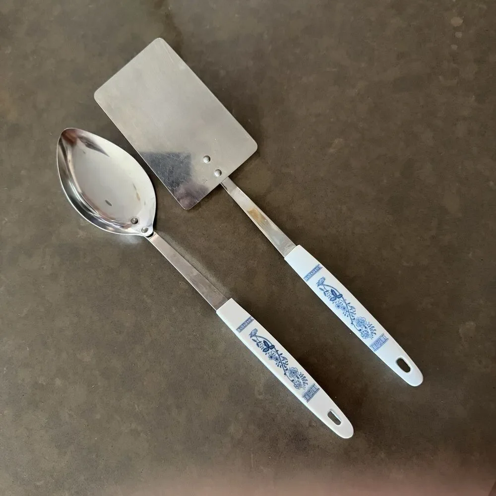 Unbranded vintage spatula